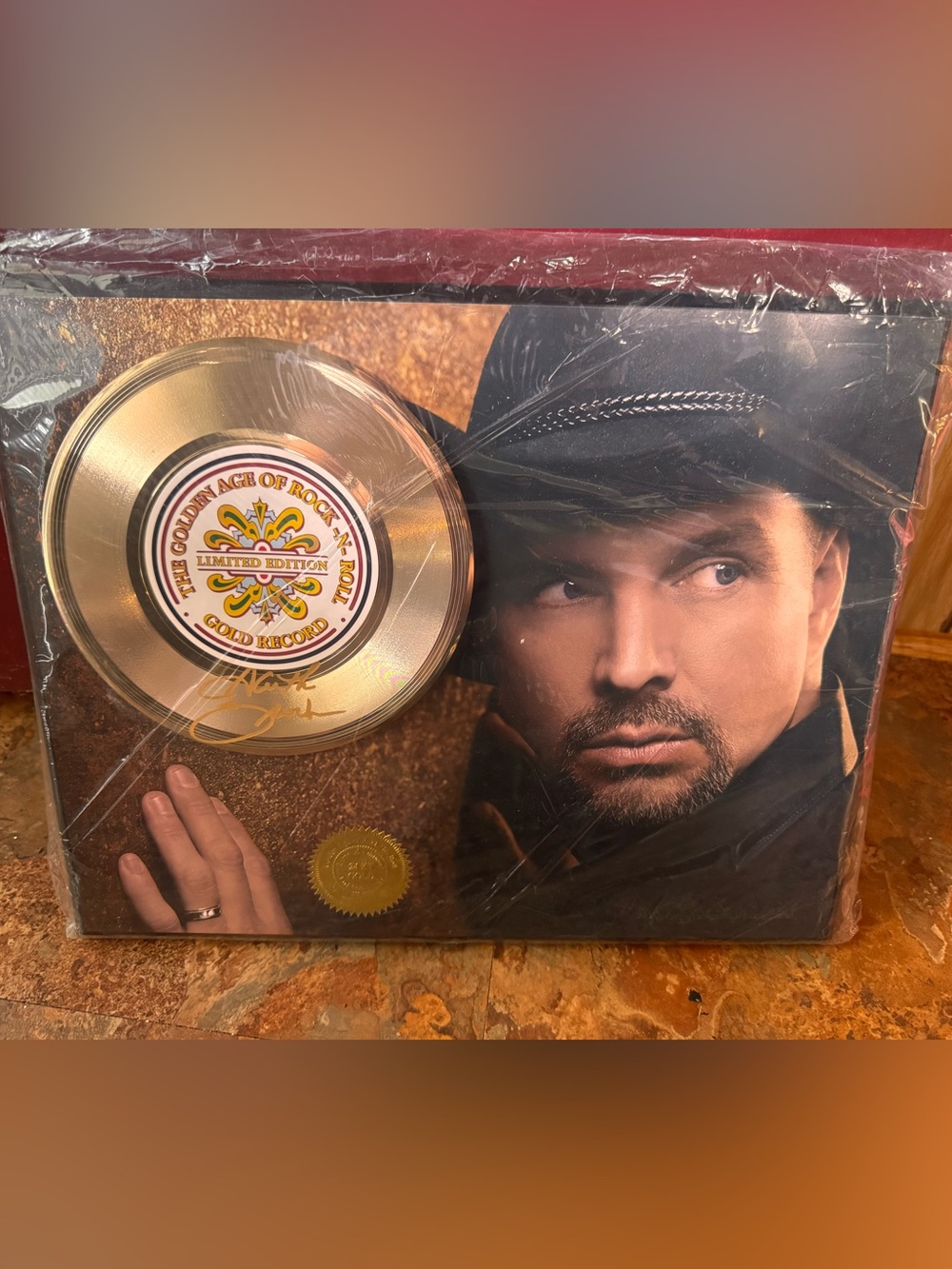 Garth Brooks Limited Edition Gold Record Display #217/500 – COA – Sealed